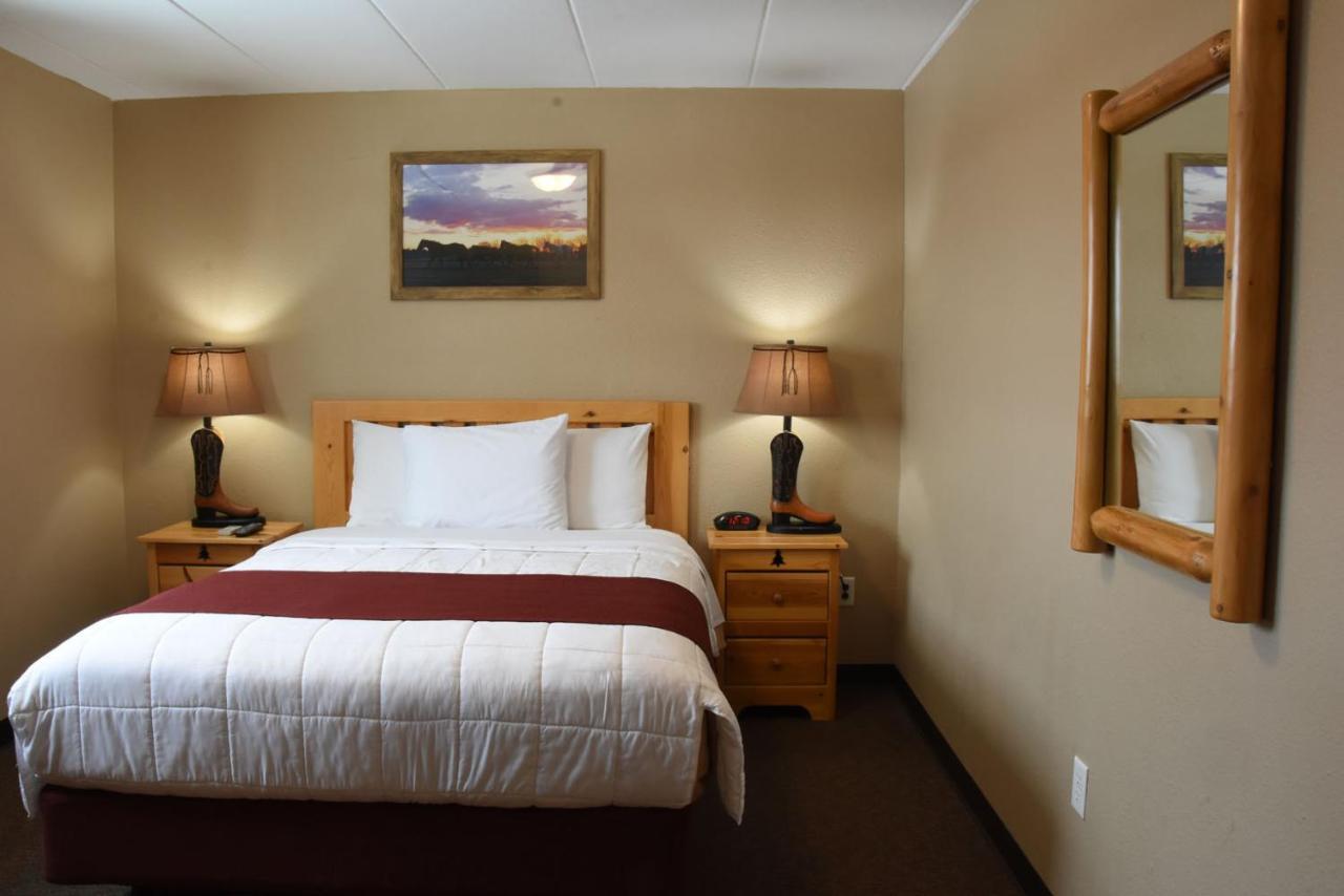 Woodside Dells Hotel & Suites Wisconsin Dells Exterior photo