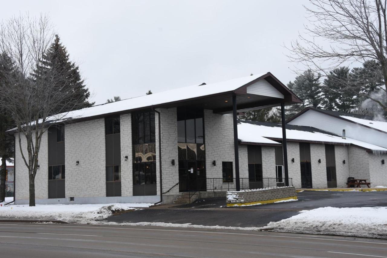 Woodside Dells Hotel & Suites Wisconsin Dells Exterior photo