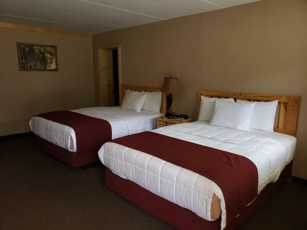Woodside Dells Hotel & Suites Wisconsin Dells Exterior photo